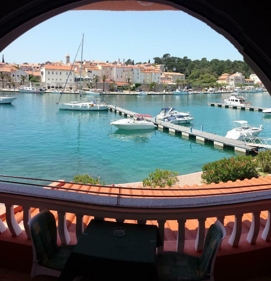 Vila "Mare" Banjol Εξωτερικό φωτογραφία