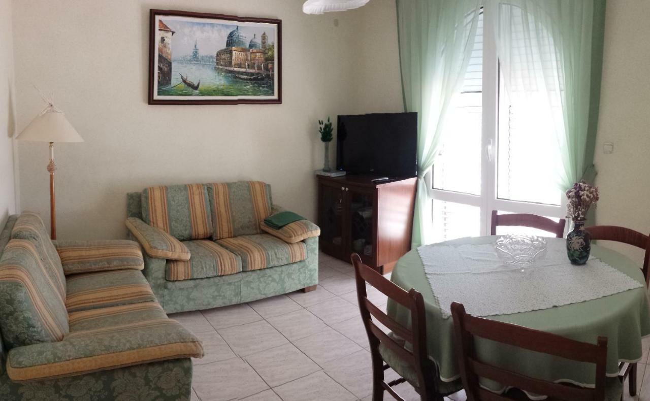 Vila "Mare" Banjol Εξωτερικό φωτογραφία